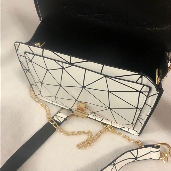 Abstract white small crossbody bag - Picture 5 of 6